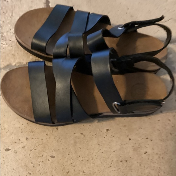 SO Gladiator sandal-SZ 8
H3 - Picture 2 of 4
